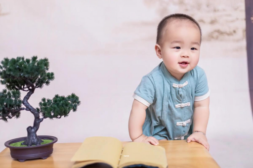 慈溪宝宝爱吐奶是什么原因